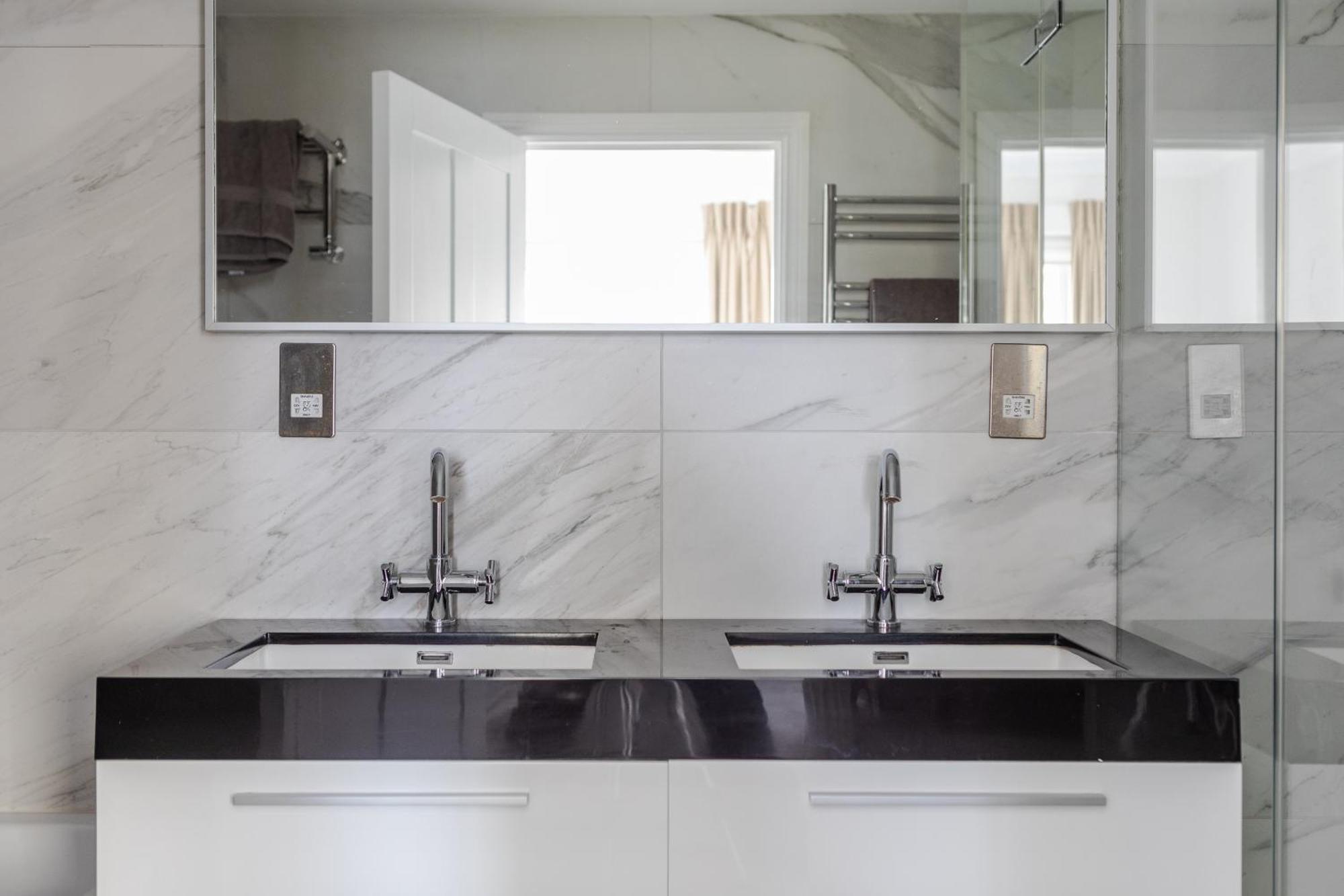 Number 53 - Stunning Maisonette With Parking In Kensington & Chelsea ลอนดอน ภายนอก รูปภาพ